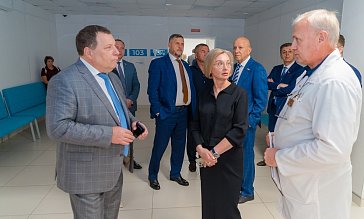 Депутаты посетили обновленный корпус областной больницы